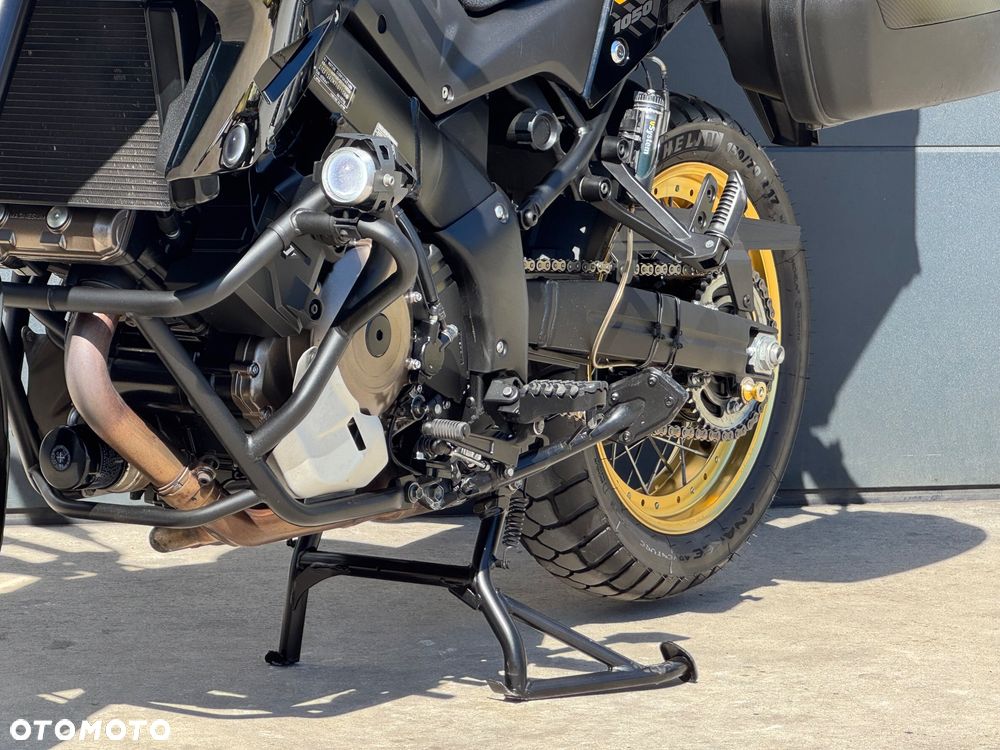 Suzuki V-STROM - 32