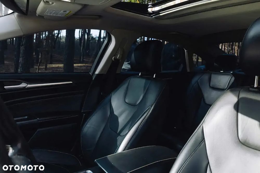 Ford Fusion 2.0 EcoBoost Titanium - 11