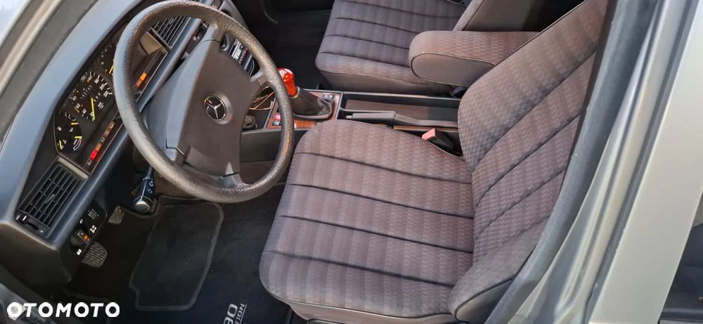Mercedes-Benz W201 (190) - 13