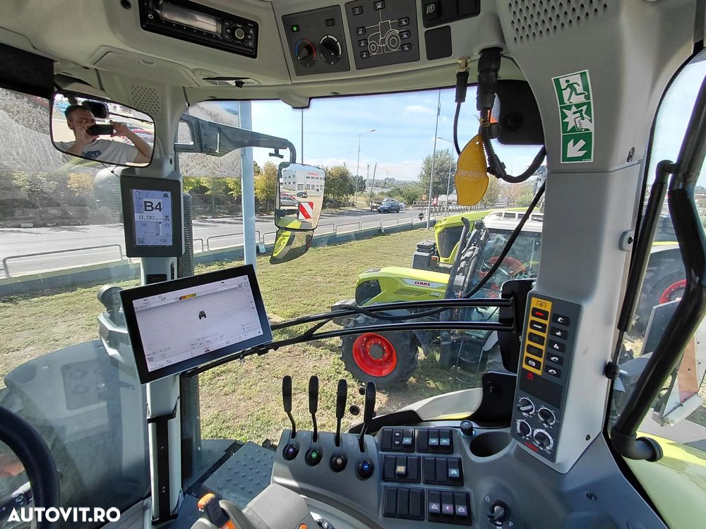 Claas Axion 850 hexashift - 12