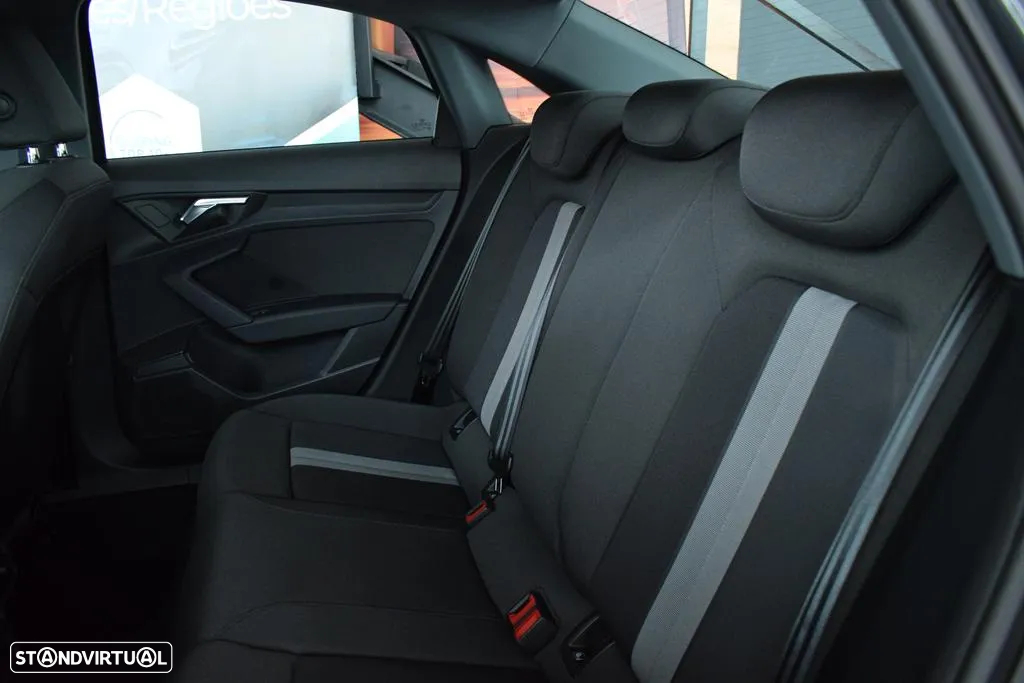 Audi A3 Limousine 30 TDI Advanced - 32