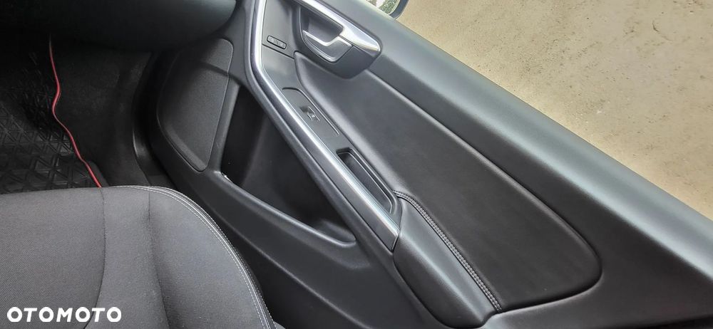 Volvo V60 D4 Drive-E Summum - 14