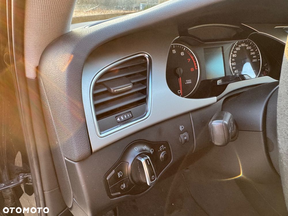 Audi A4 Limousine 1.8 TFSI Ambiente - 8