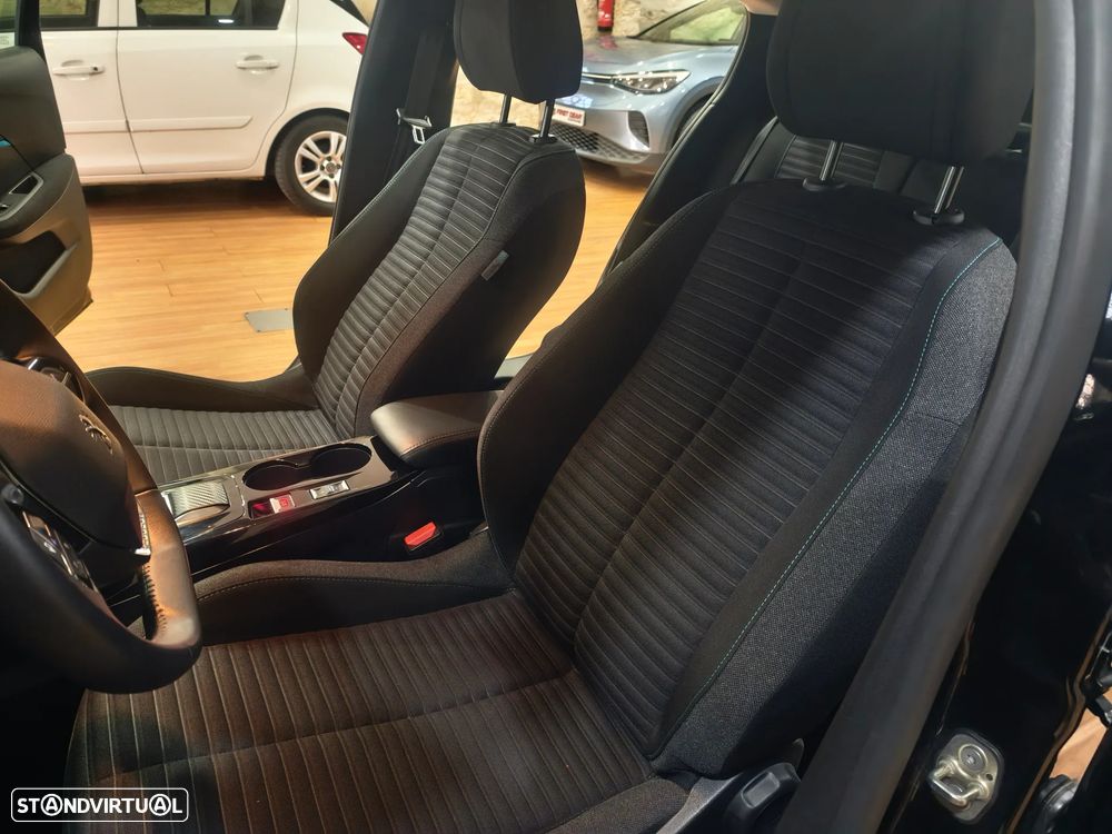 Peugeot e-208 E-Style - 16