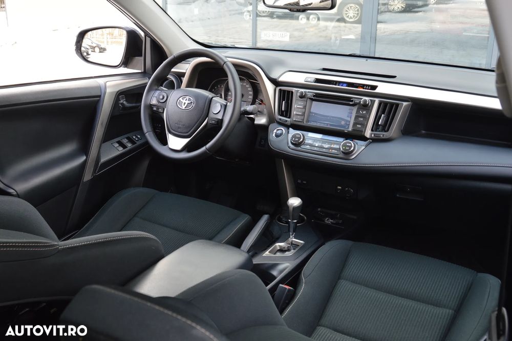 Toyota RAV4 2.2 D-4D 4x4 Automatik Edition - 14