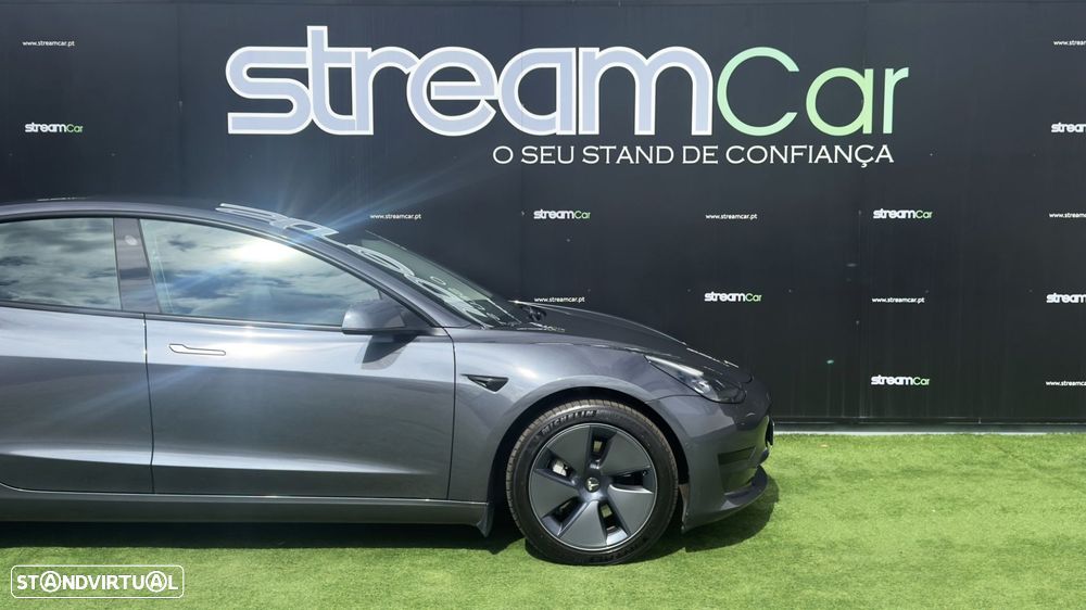 Tesla Model 3 Standard Range Plus RWD — fotografia 5