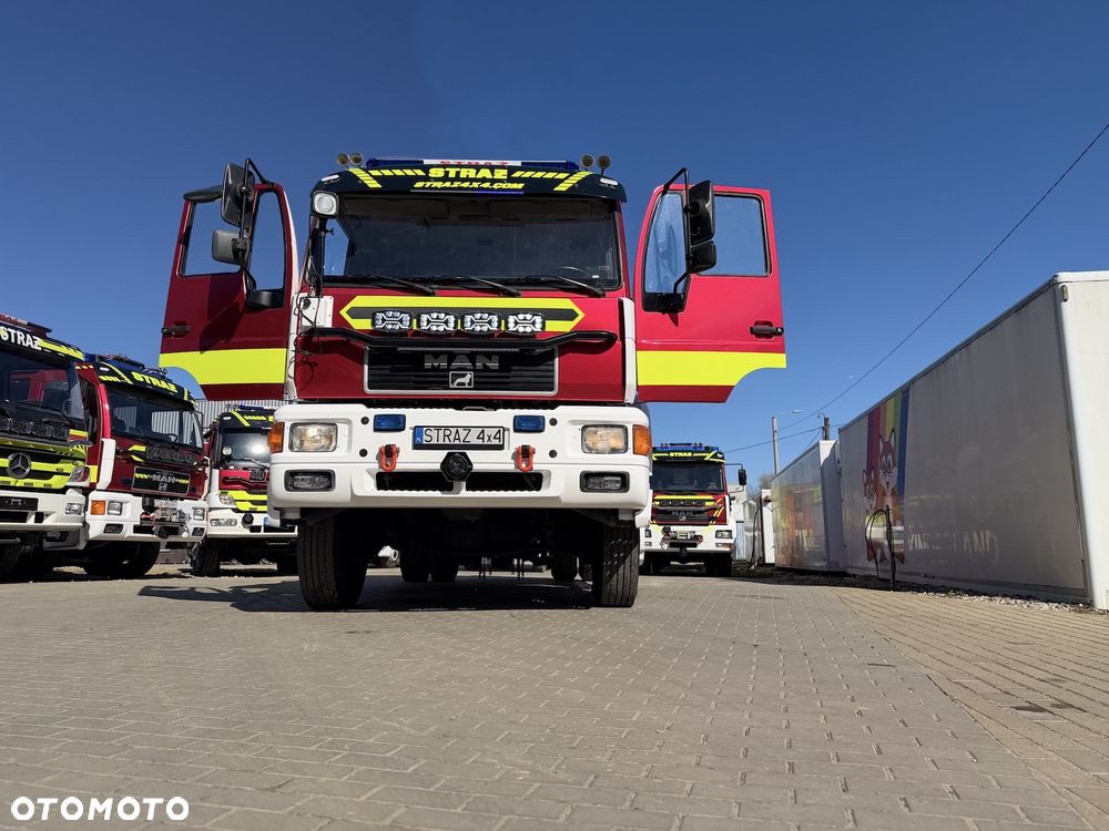MAN Wóz strażacki CIĘŻKI Pojazd pożarniczy Straż pożarna MAN 18.284 4x4 6t wody+piana, CNBOP, działko dachowe, skrzynie dachowe, łańcuchy podrzutowe - 2