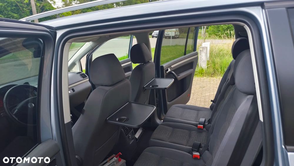 Volkswagen Touran 2.0 TDI R-Line Edition - 16