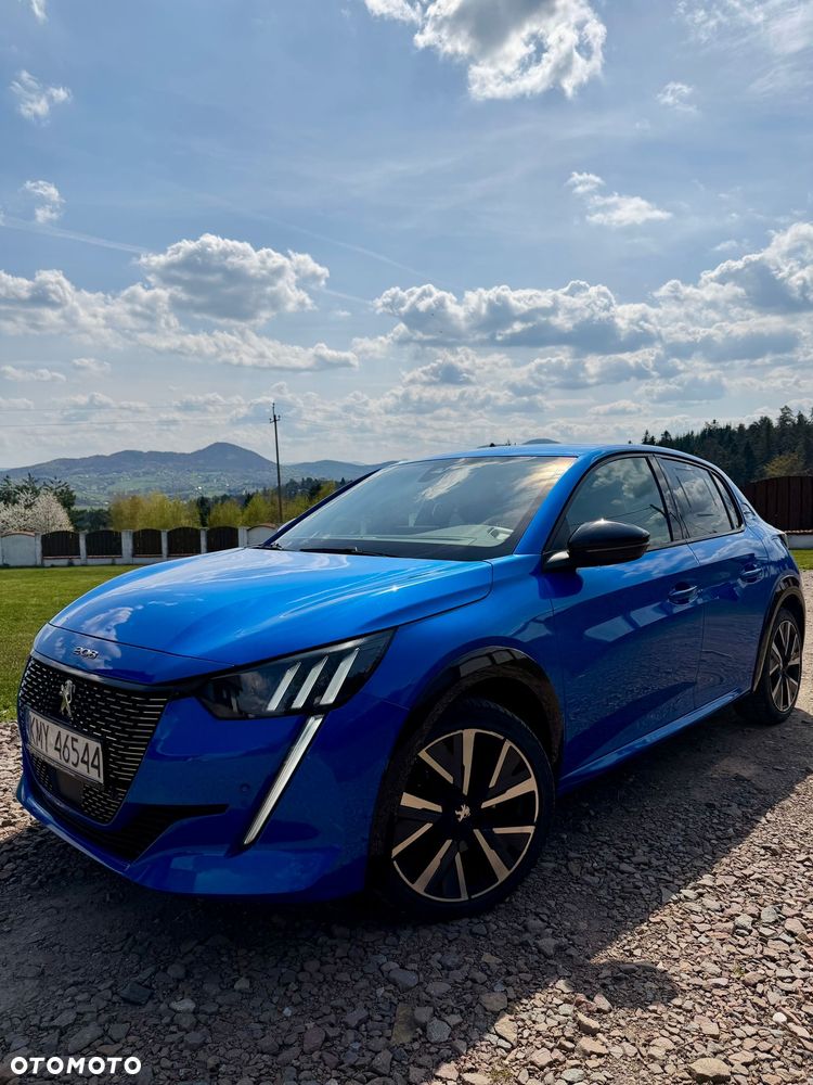 Peugeot 208 - 1