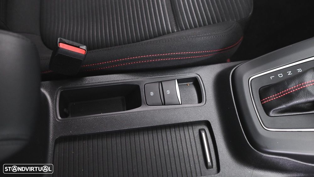 Ford Focus 1.0 EcoBoost MHEV ST-Line X Aut. - 40