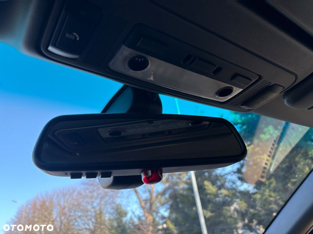 BMW Seria 6 650 i - 24