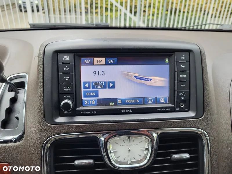 Chrysler Town & Country 3.6 Touring - 12