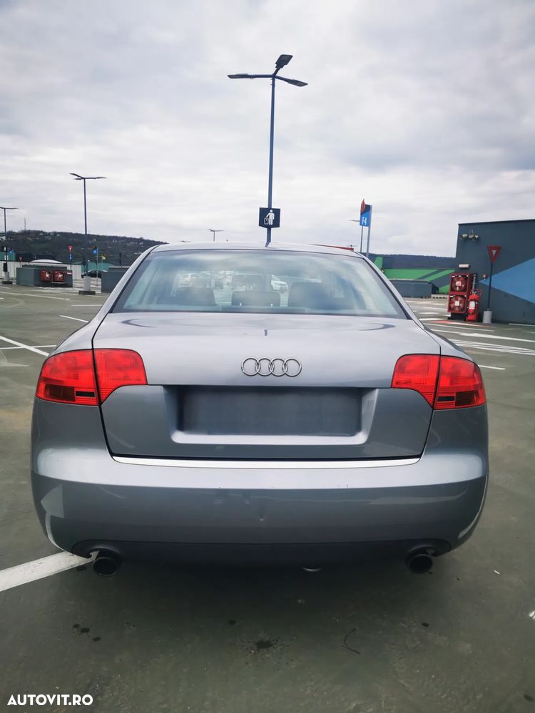 Audi A4 2.0 T FSI multitronic - 4