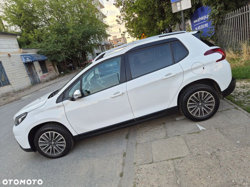 Peugeot 2008 1.2 Pure Tech GPF Allure S&S EAT6 - 6