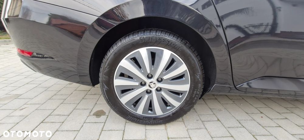 Skoda Superb ver-1-5-tsi-style - 27