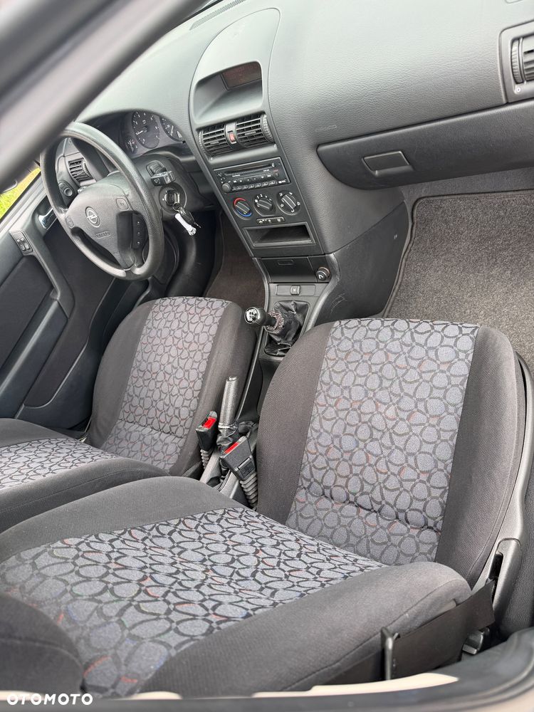 Opel Astra - 11
