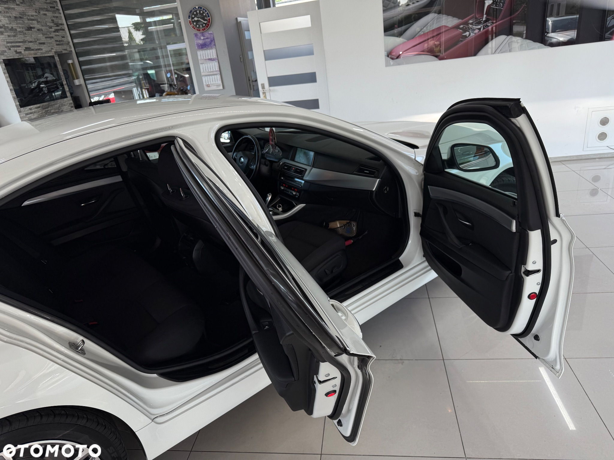 BMW Seria 5 520d - 28