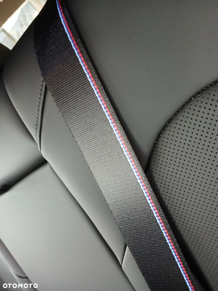 BMW Seria 5 520d xDrive mHEV - 28