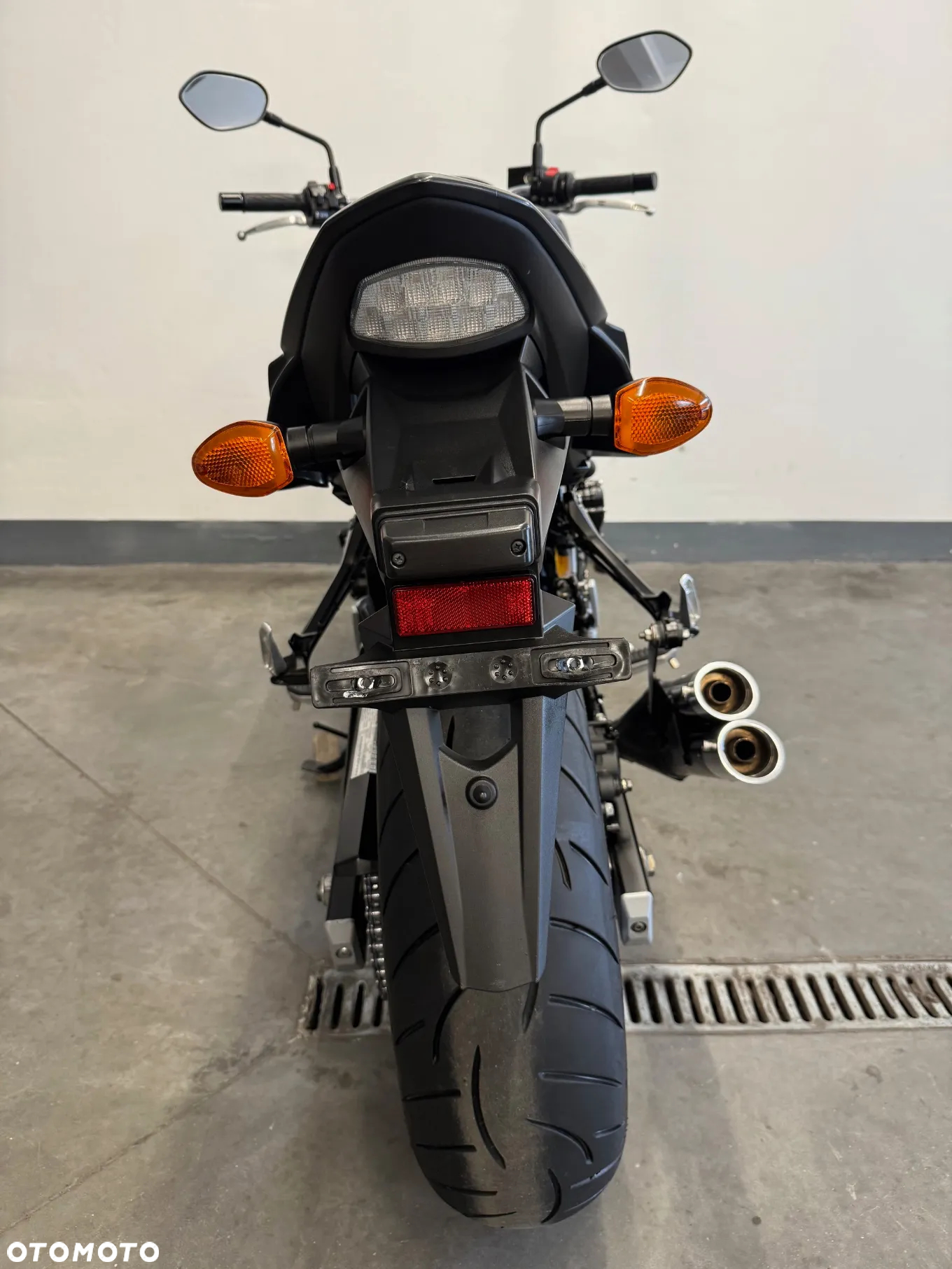 Suzuki GSR - 39