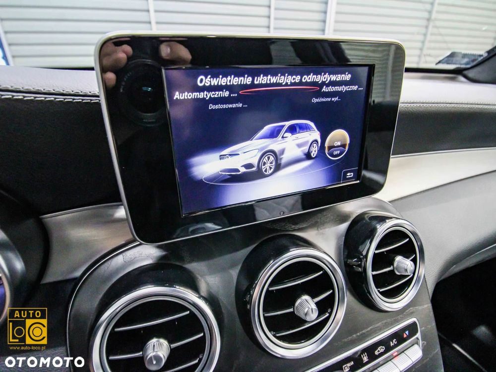 Mercedes-Benz GLC 250 4Matic 9G-TRONIC AMG Line - 24