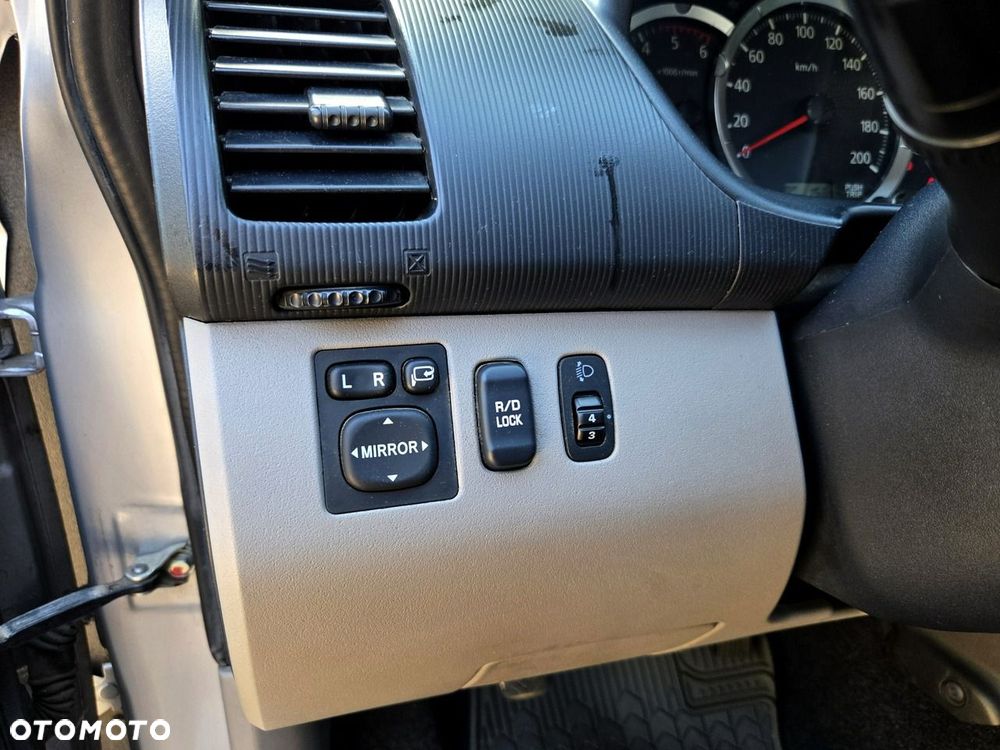 Mitsubishi L200 Pick Up 4x4 Inform Double Cab - 17