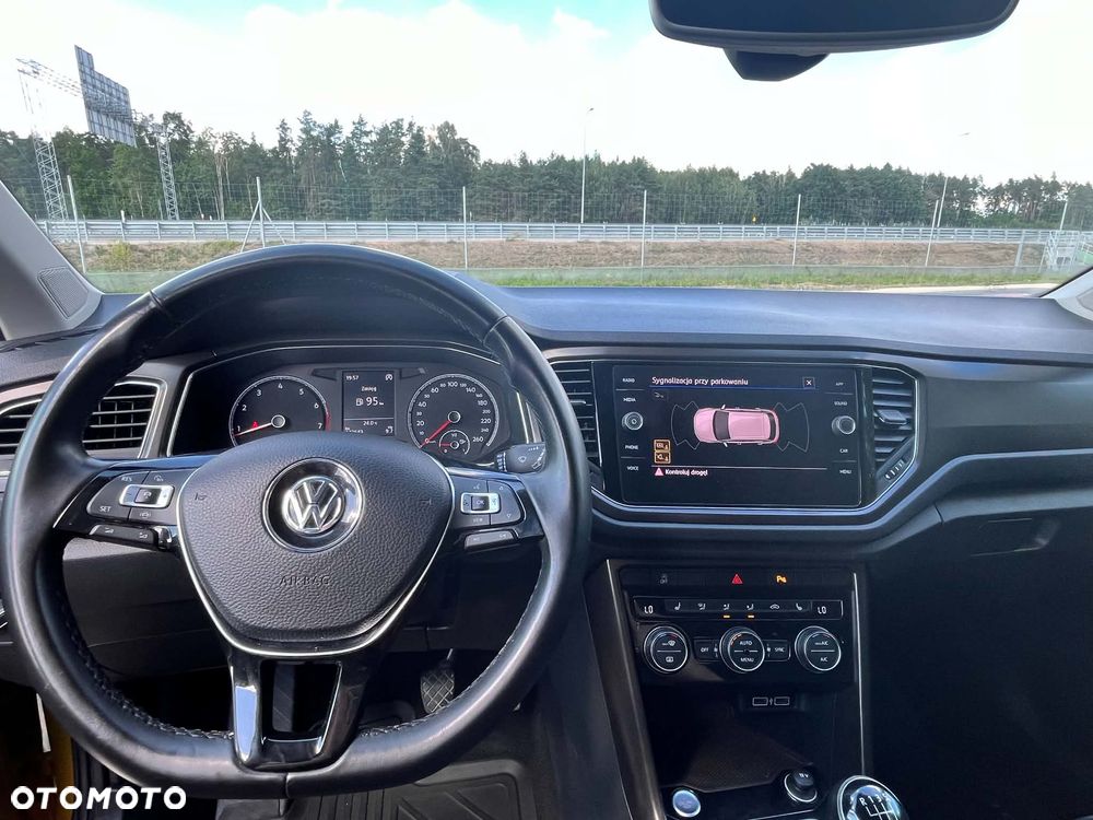 Volkswagen T-Roc - 9