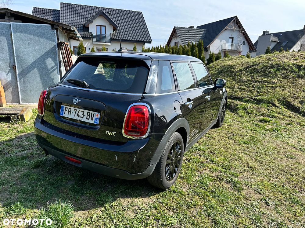 MINI ONE Essential Trim - 9