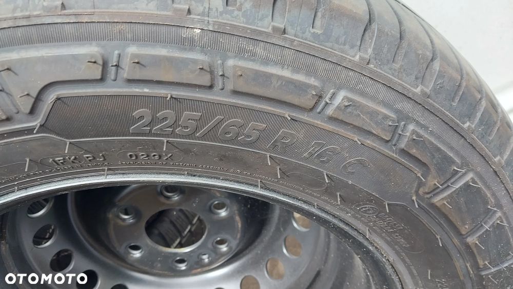 Opona pojedyncza Michelin Agilis 3 225/65 R16 112/110 T C 8,5mm - 2