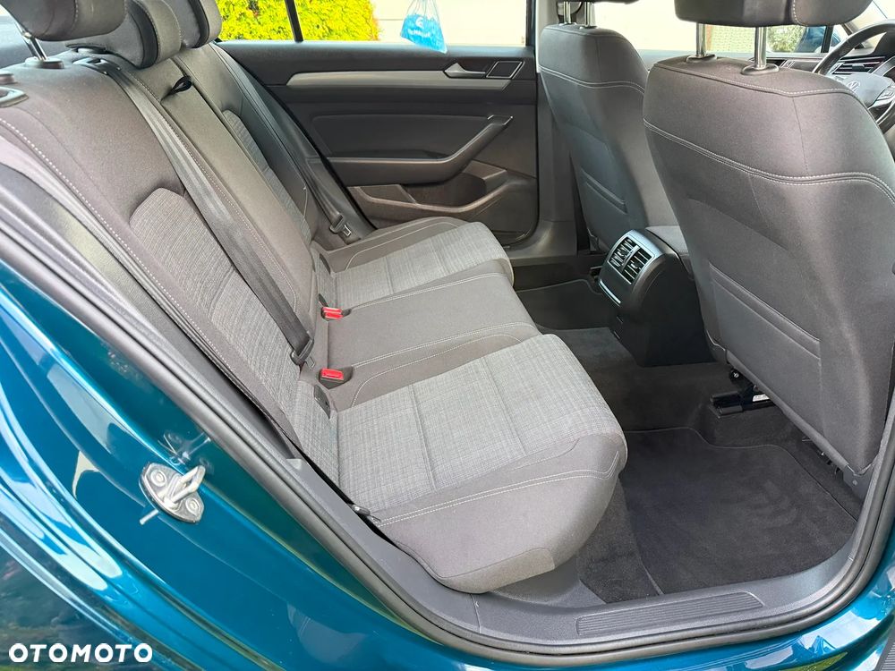 Volkswagen Passat 2.0 TDI EVO Business DSG - 16