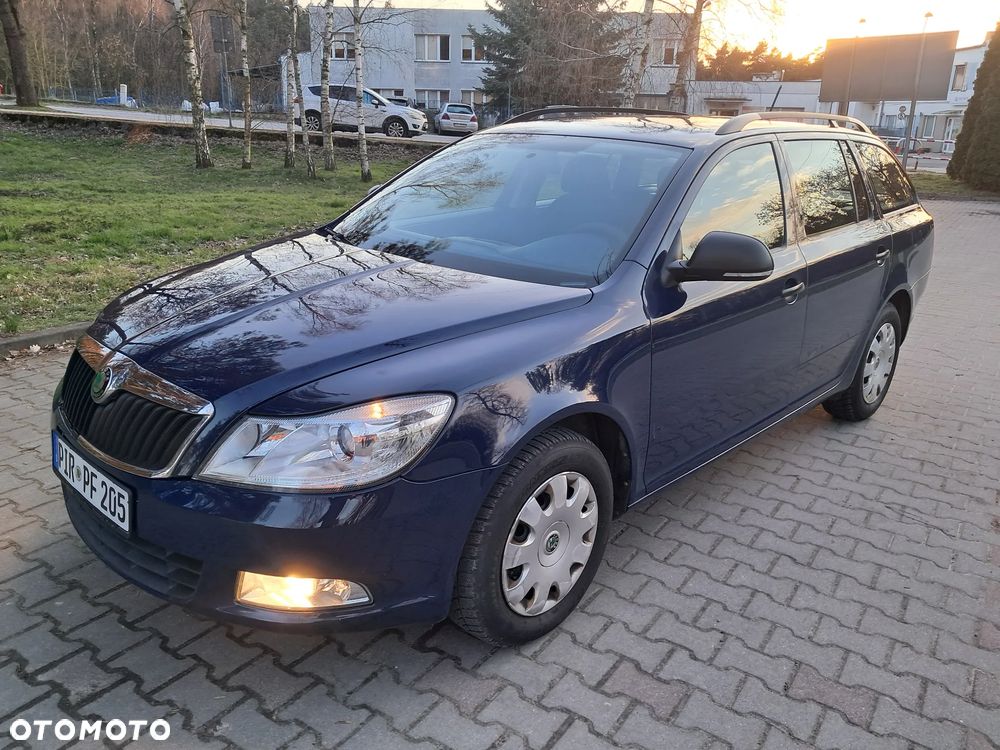 Skoda Octavia 1.6 Combi Advance - 1