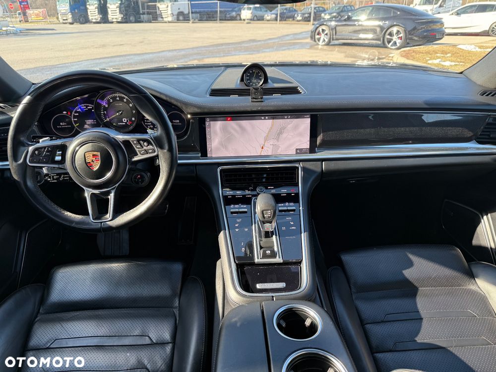 Porsche Panamera - 12