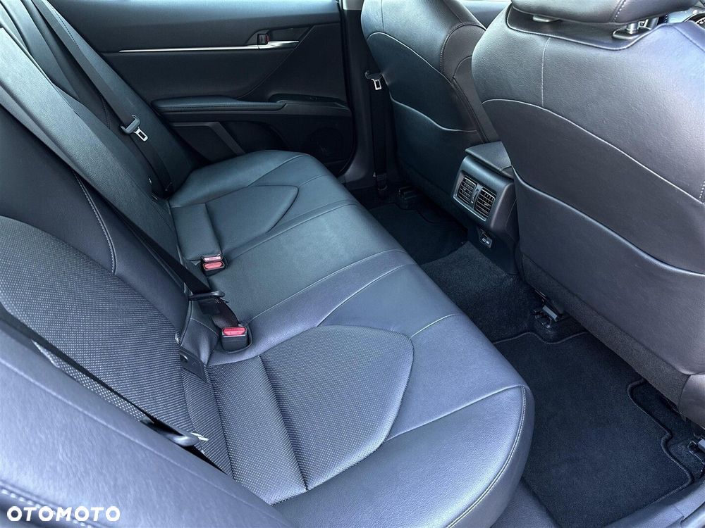 Toyota Camry 2.5 Hybrid Executive CVT - 9