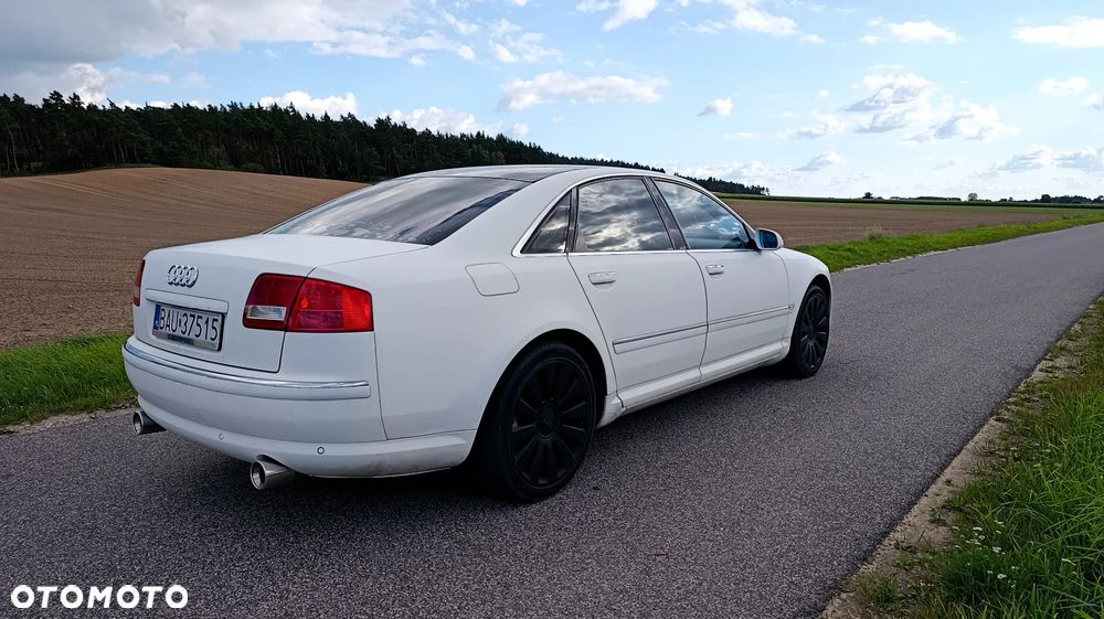Audi A8 4.2 L Quattro - 5