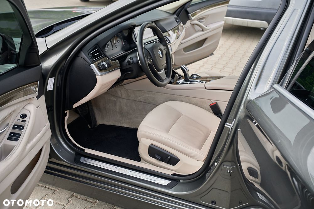 BMW Seria 5 525d xDrive Modern Line - 27