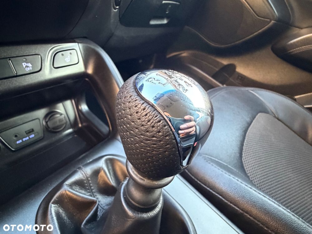 Hyundai ix35 1.6 2WD Fifa World Cup Edition - 32