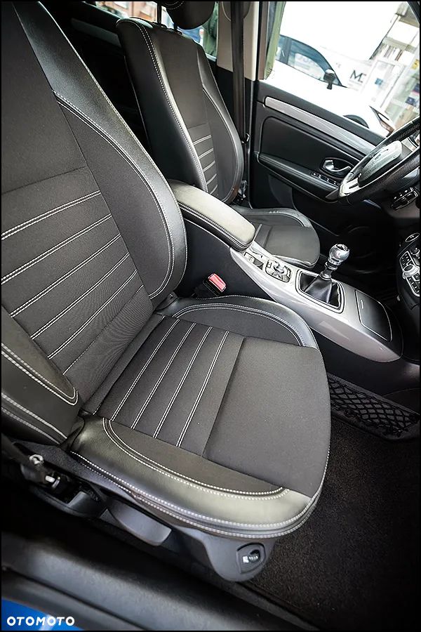 Renault Laguna dCi 110 FAP Sportway - 36