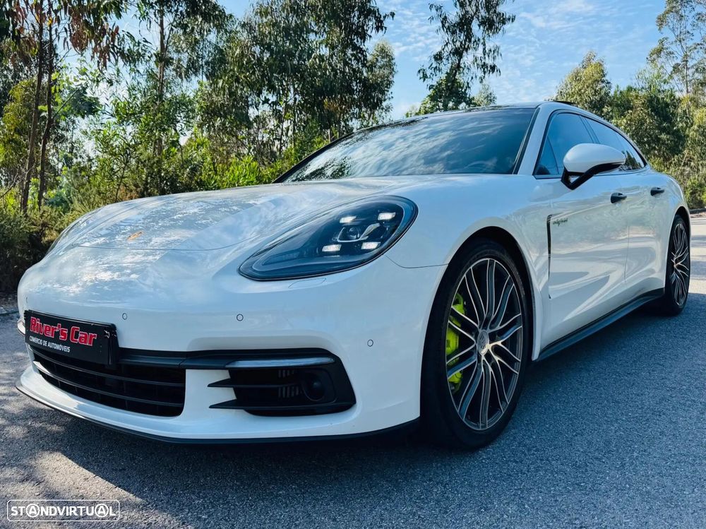 Porsche Panamera Sport Turismo 4 E-Hybrid - 1