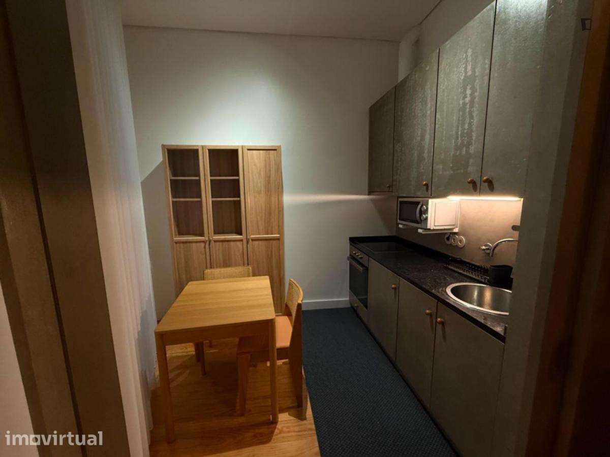 Apartamento com 1 quartos - localizado em Sé Porto - Grande imagem: 4/7