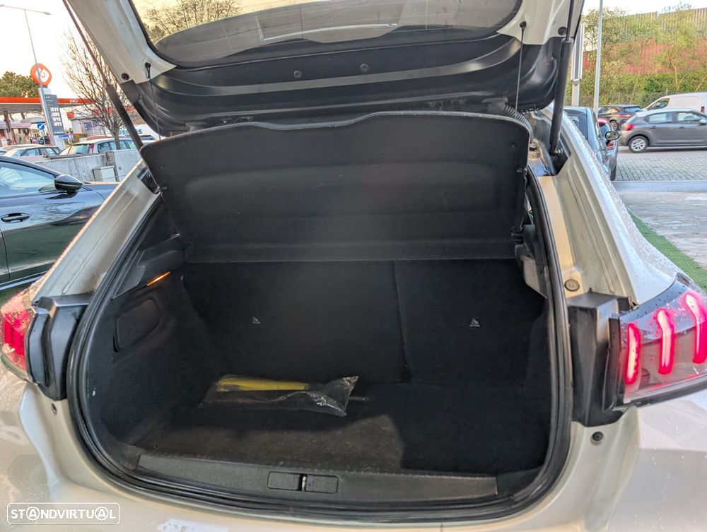 Peugeot e-208 GT Pack - 21