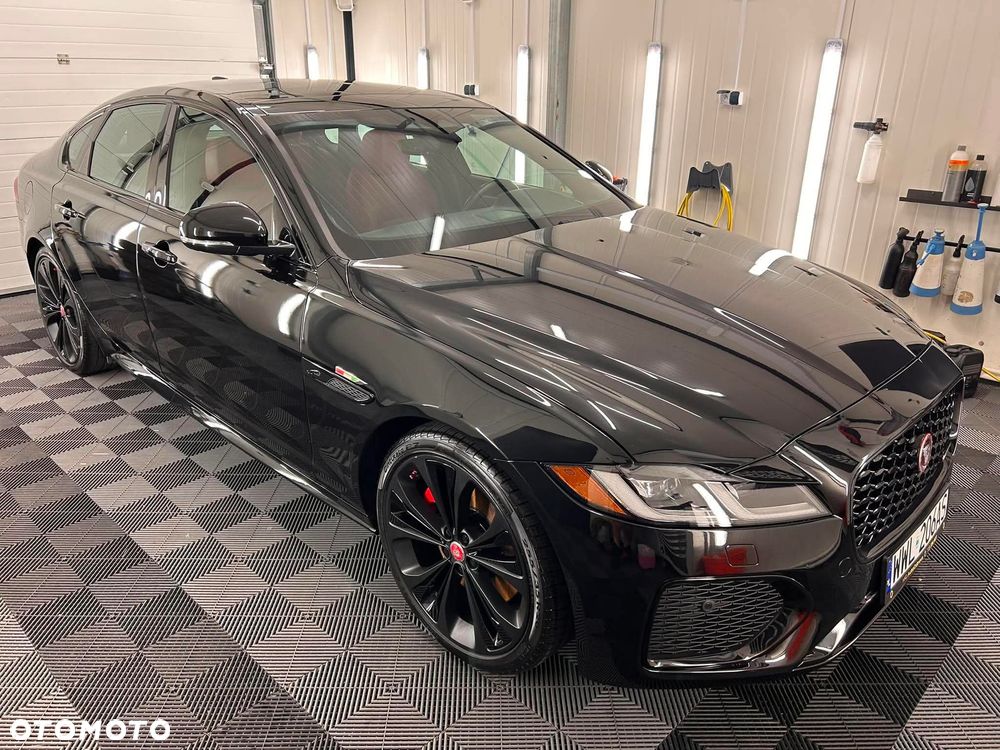 Jaguar XF P300 AWD R-Dynamic SE - 2