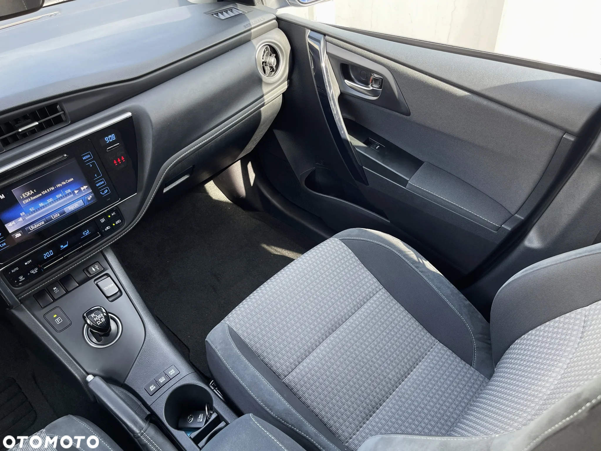 Toyota Auris 1.8 VVT-i Hybrid Automatik Style Selection - 29