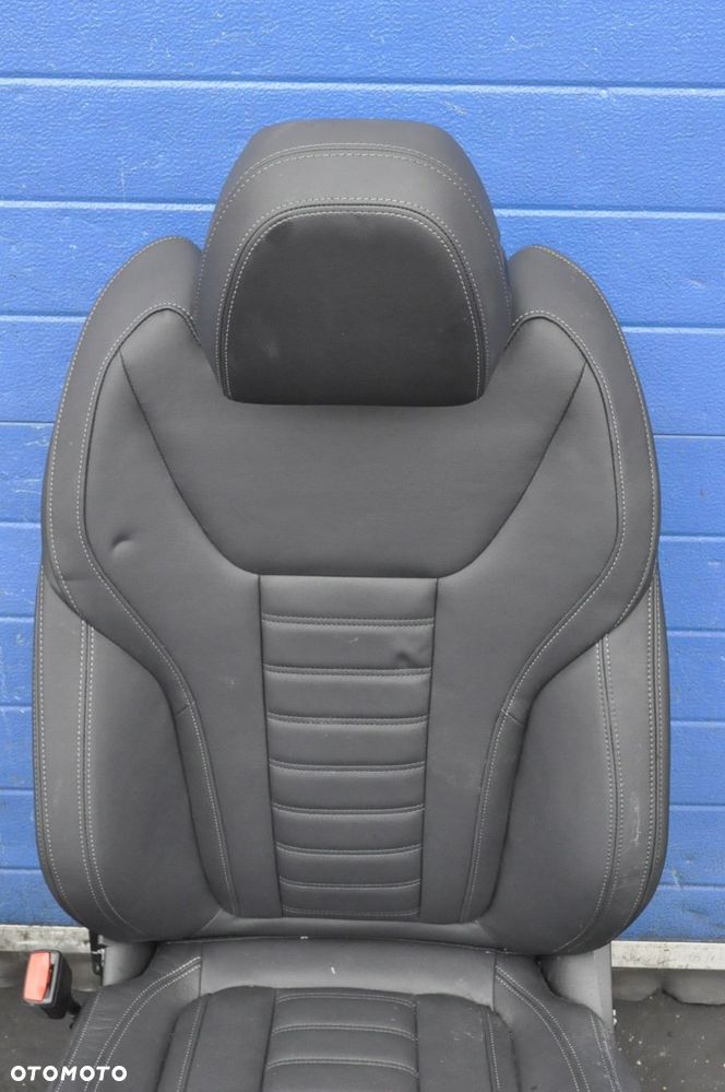 BMW I4 G26 FOTELE KANAPA BOCZKI SKÓRA M-PAKIET ANGLIK 23R - 14