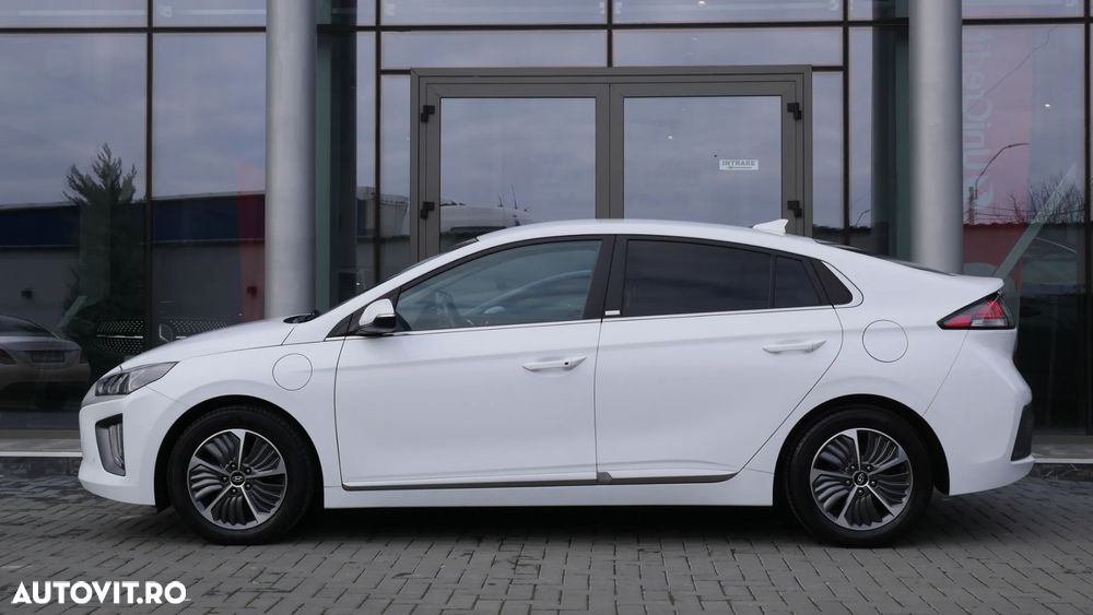 Hyundai IONIQ - 11