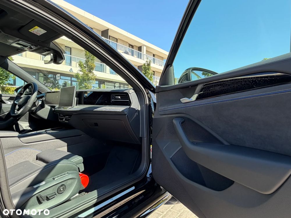 Volkswagen Passat - 11