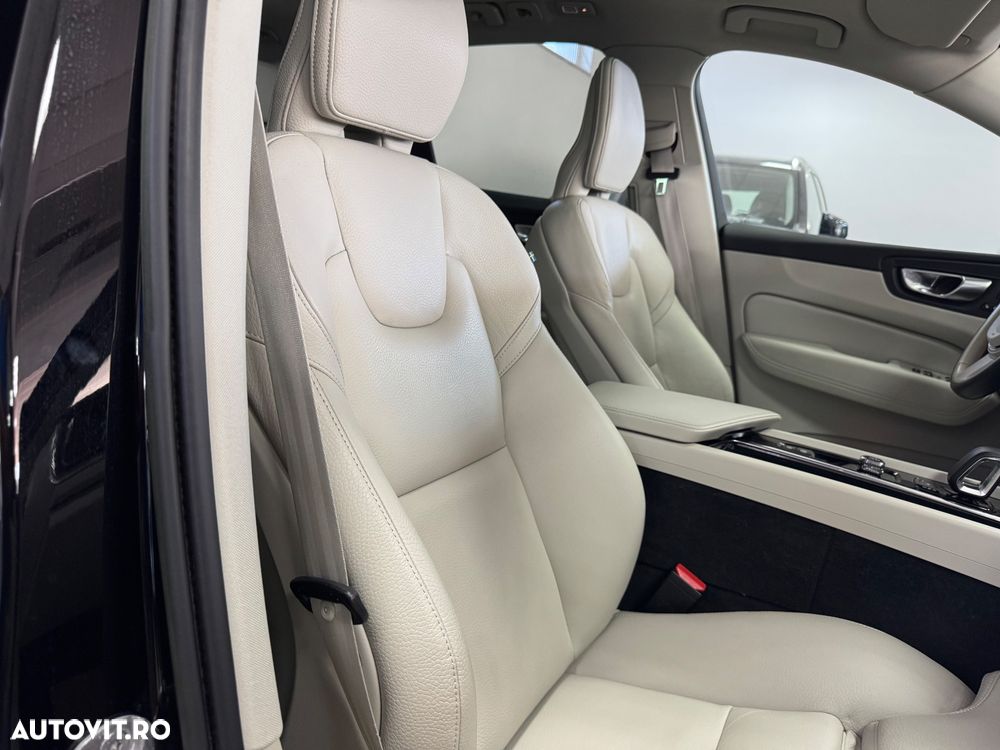 Volvo XC 60 T6 AWD Plus Dark - 16