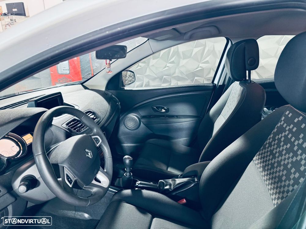 Renault Mégane 1.5 dCi Dynamique - 26