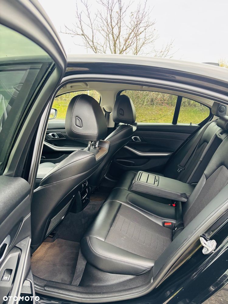 BMW Seria 3 318d - 10