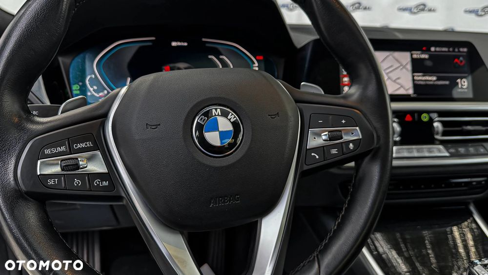 BMW Seria 3 330i Luxury Line - 13