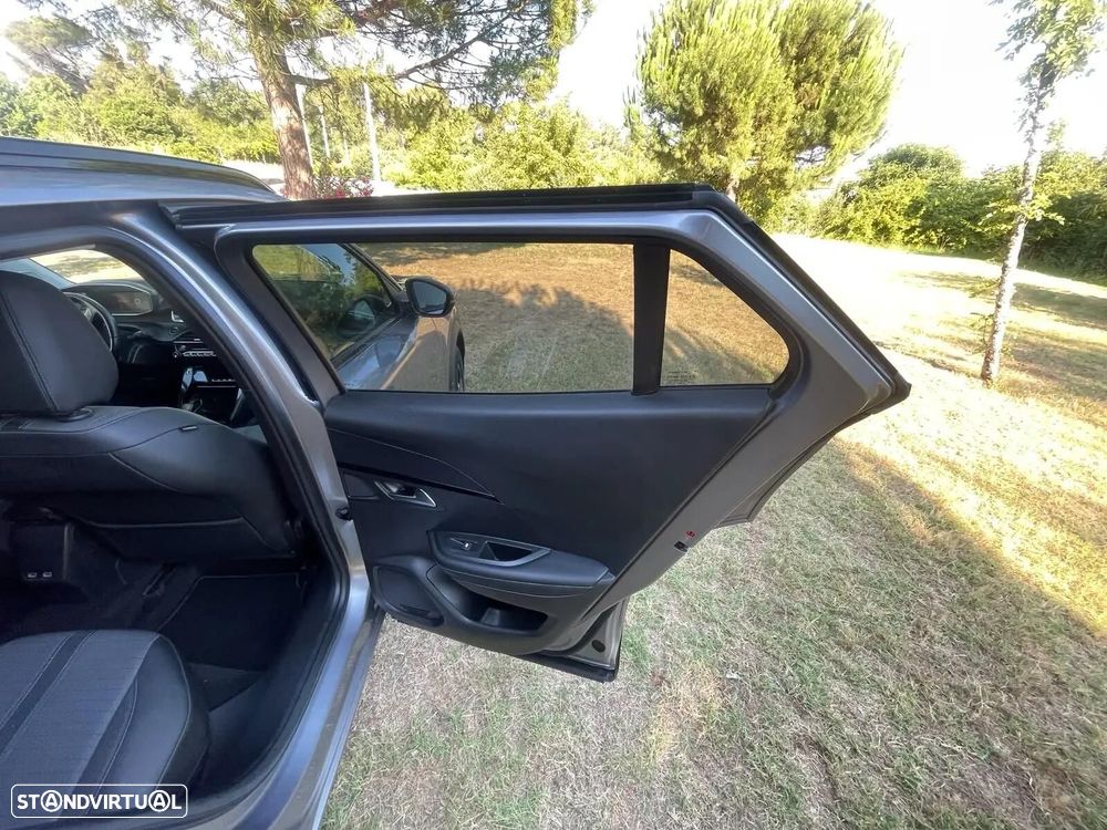 Peugeot e-2008 Allure - 23