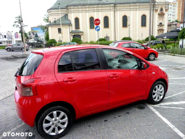 Toyota Yaris 1.3 Sol - 13